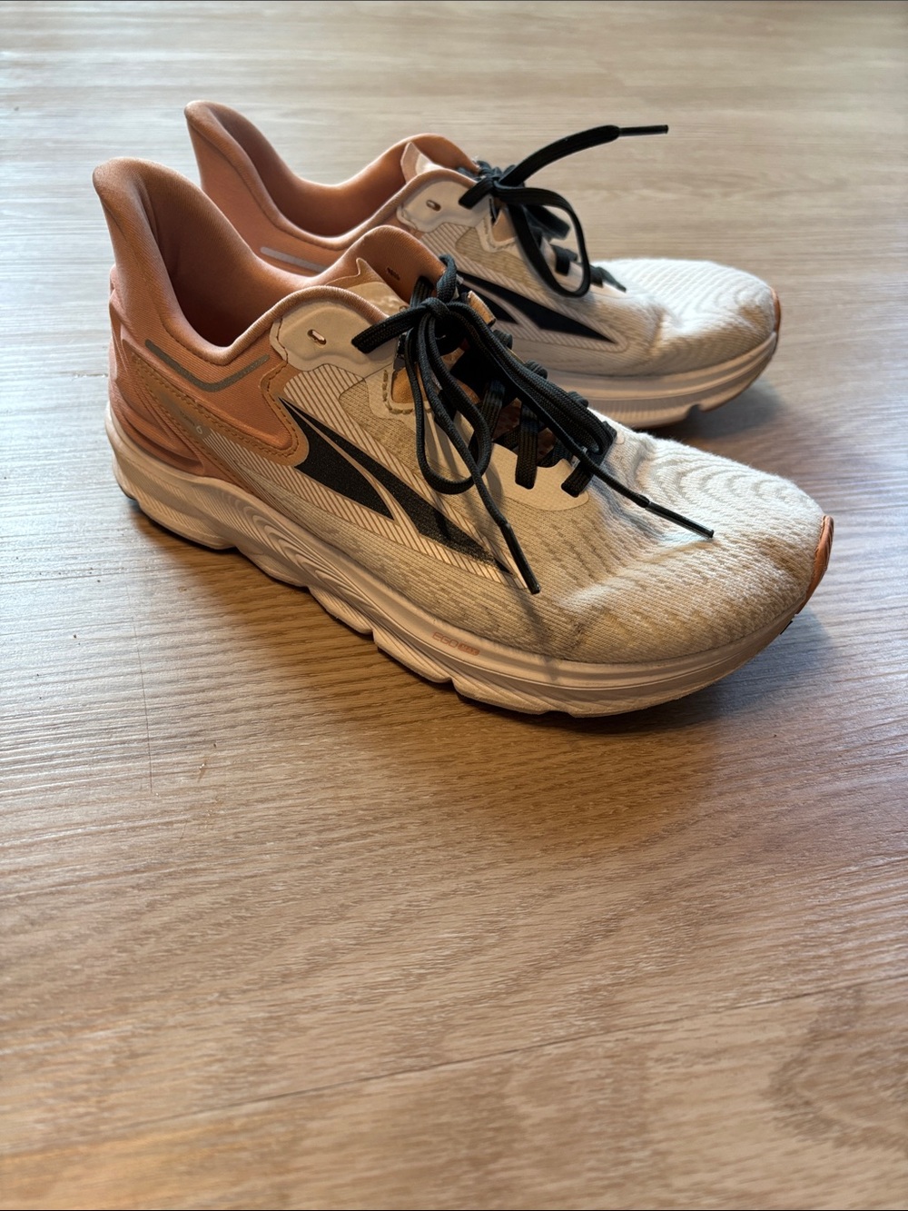 Altra Women’s 6.5 Torin 6 Road Running Sneaker White Pink Read*